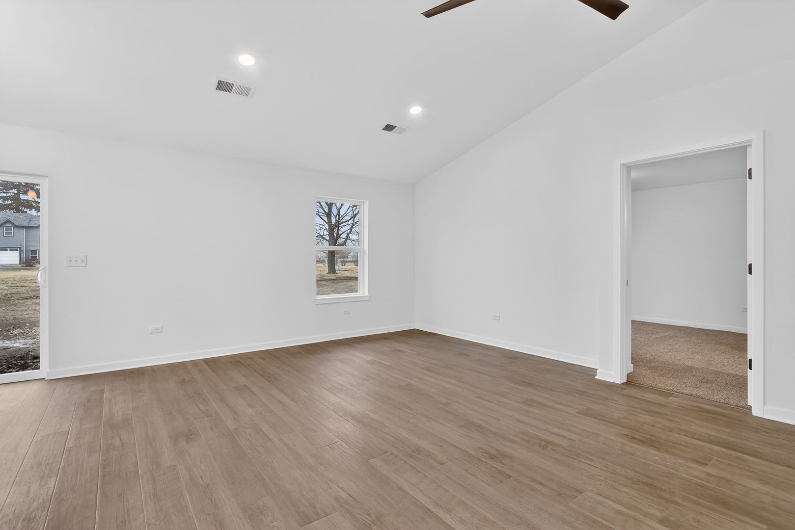 307 W South Street 307 Property Photo 9