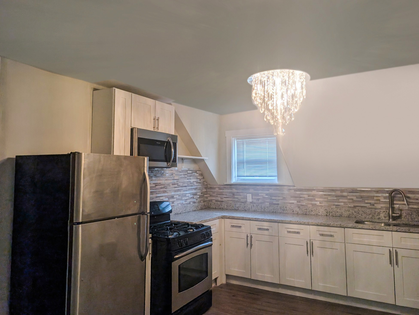 9207 S Ellis Avenue Property Photo 6