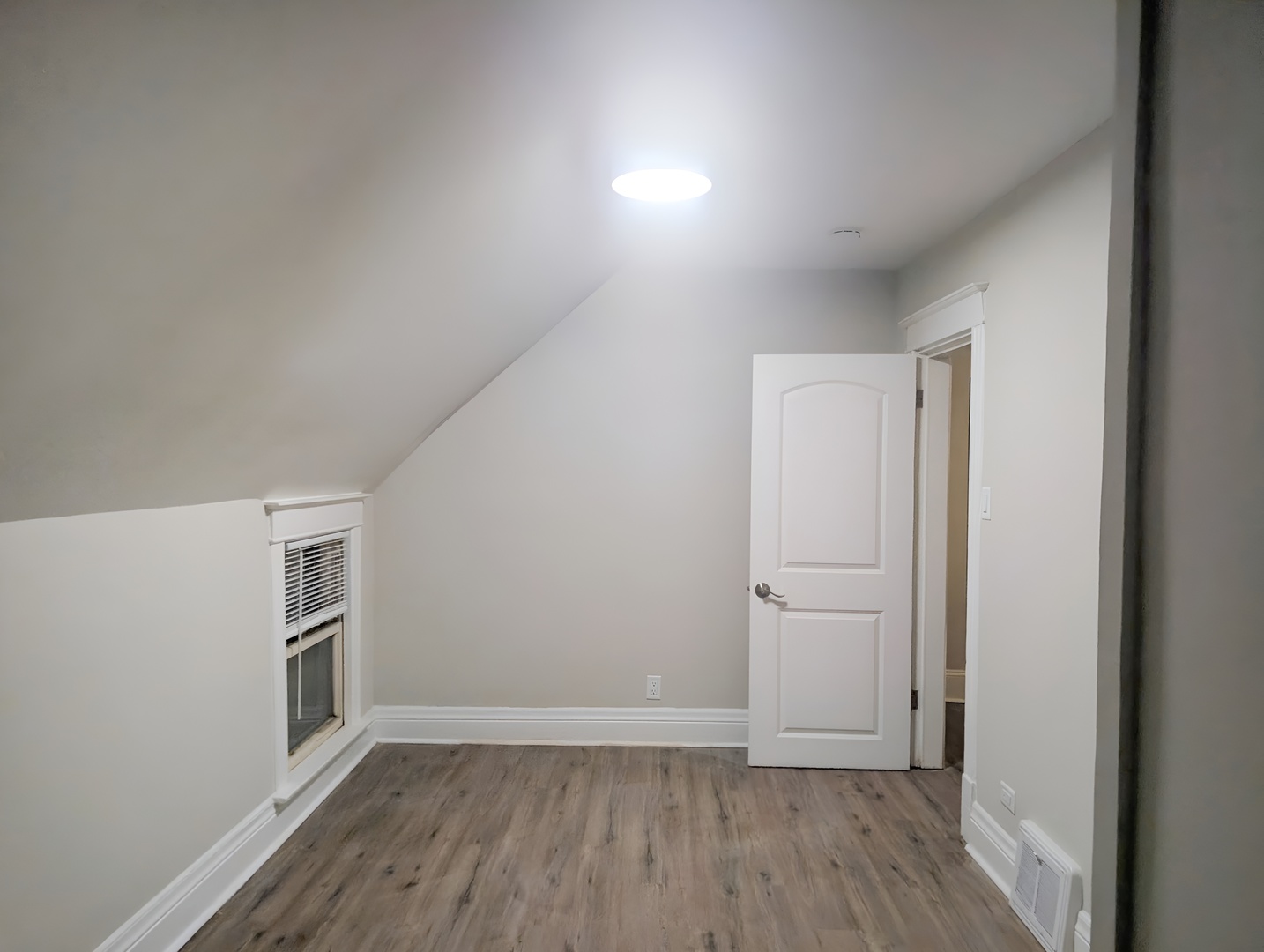 9207 S Ellis Avenue Property Photo 17