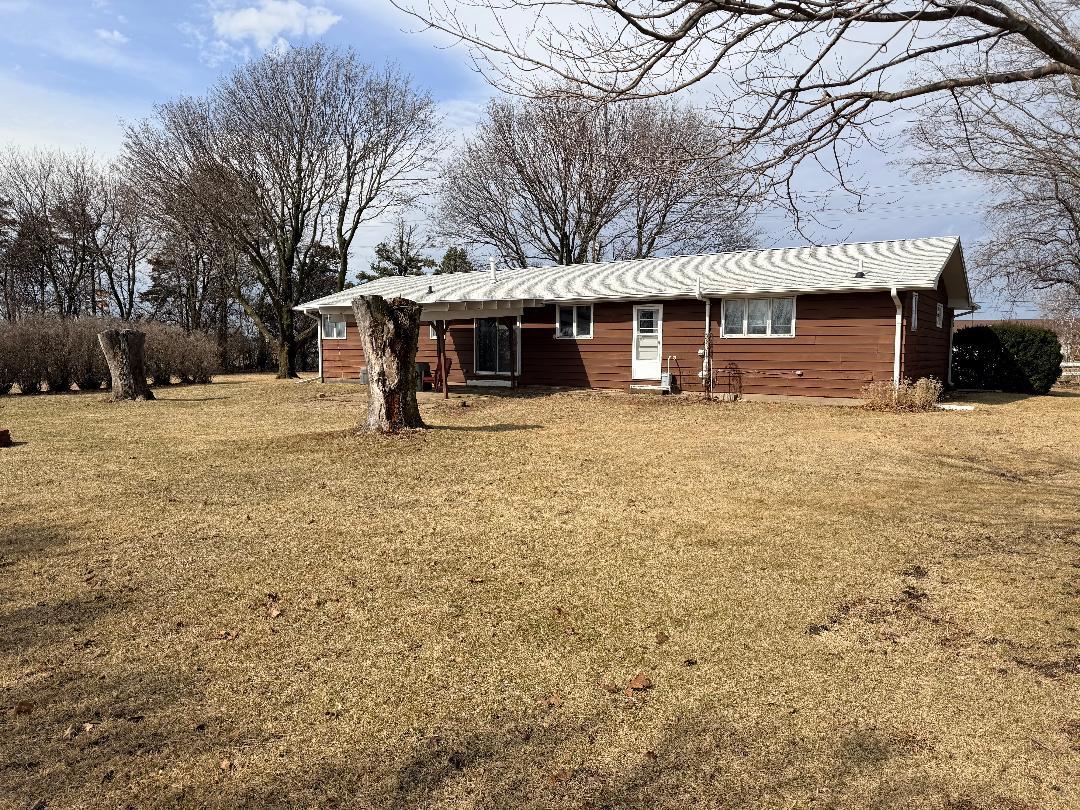 815 W Walnut Street Property Photo 4