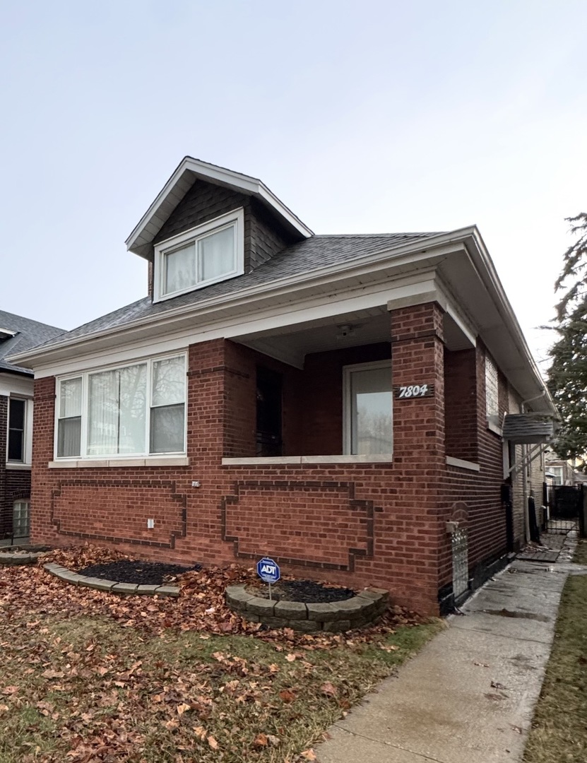 7804 S Paxton Avenue Property Photo 1
