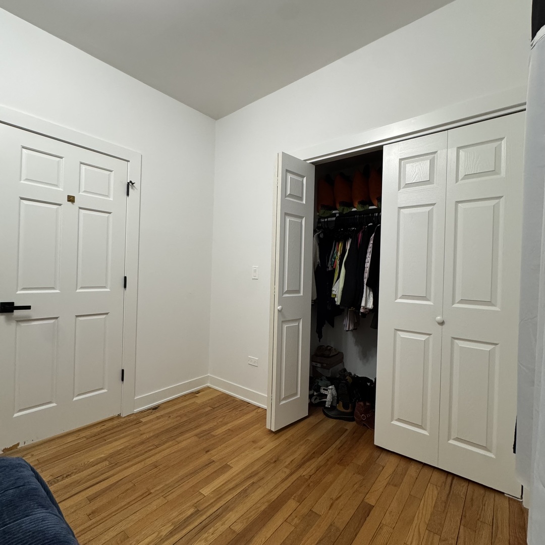 7804 S Paxton Avenue Property Photo 6