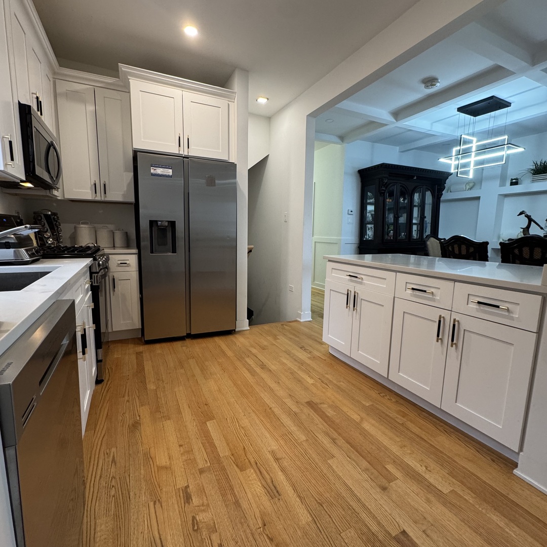7804 S Paxton Avenue Property Photo 10