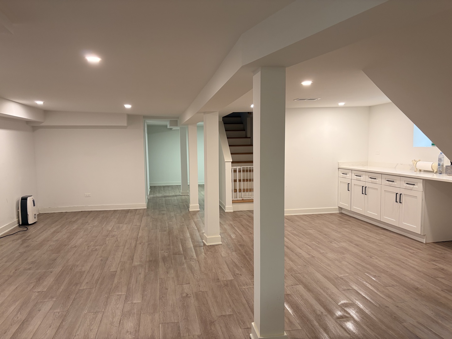 7804 S Paxton Avenue Property Photo 22