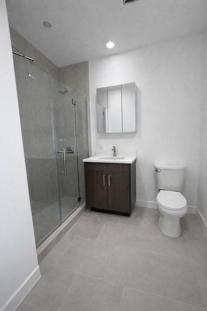2852 W Polk Street Property Photo 5