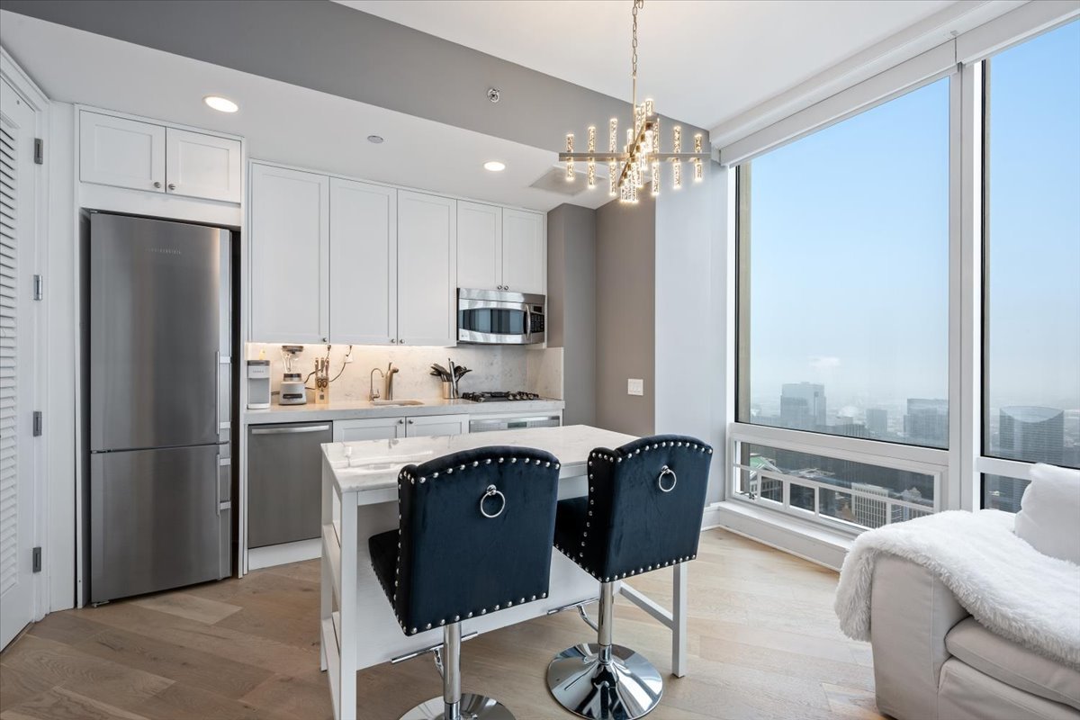 401 N Wabash Avenue 73c Property Photo 6