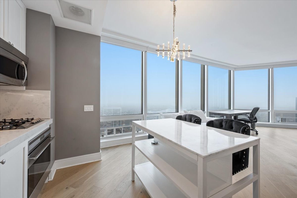 401 N Wabash Avenue 73c Property Photo 7