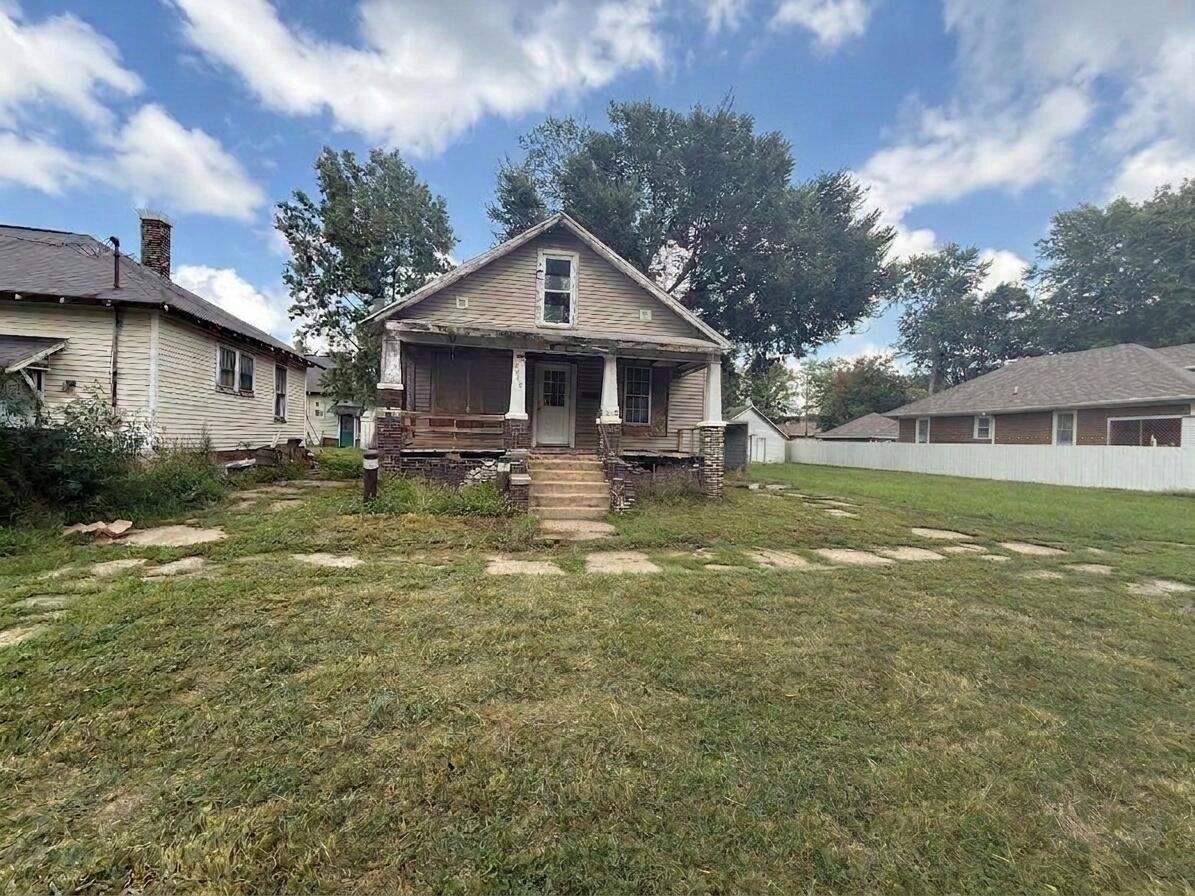 2516 Pine Avenue Property Photo 1