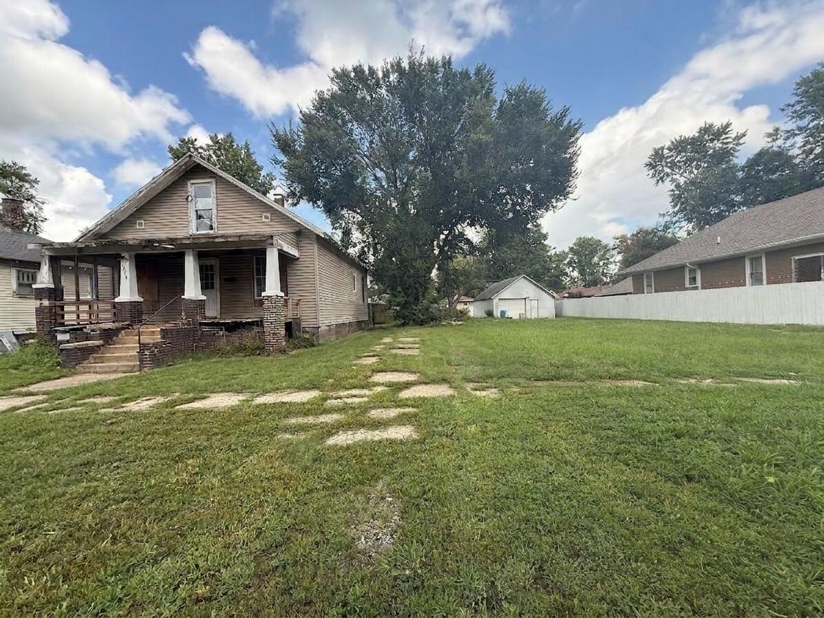2516 Pine Avenue Property Photo 3