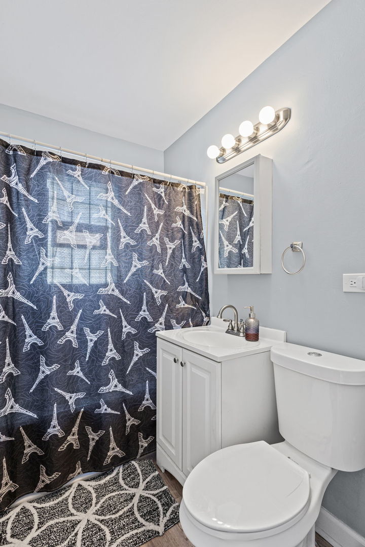 651 Sibley Boulevard Property Photo 8