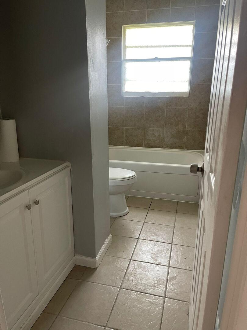 16916 Magnolia Drive Property Photo 6