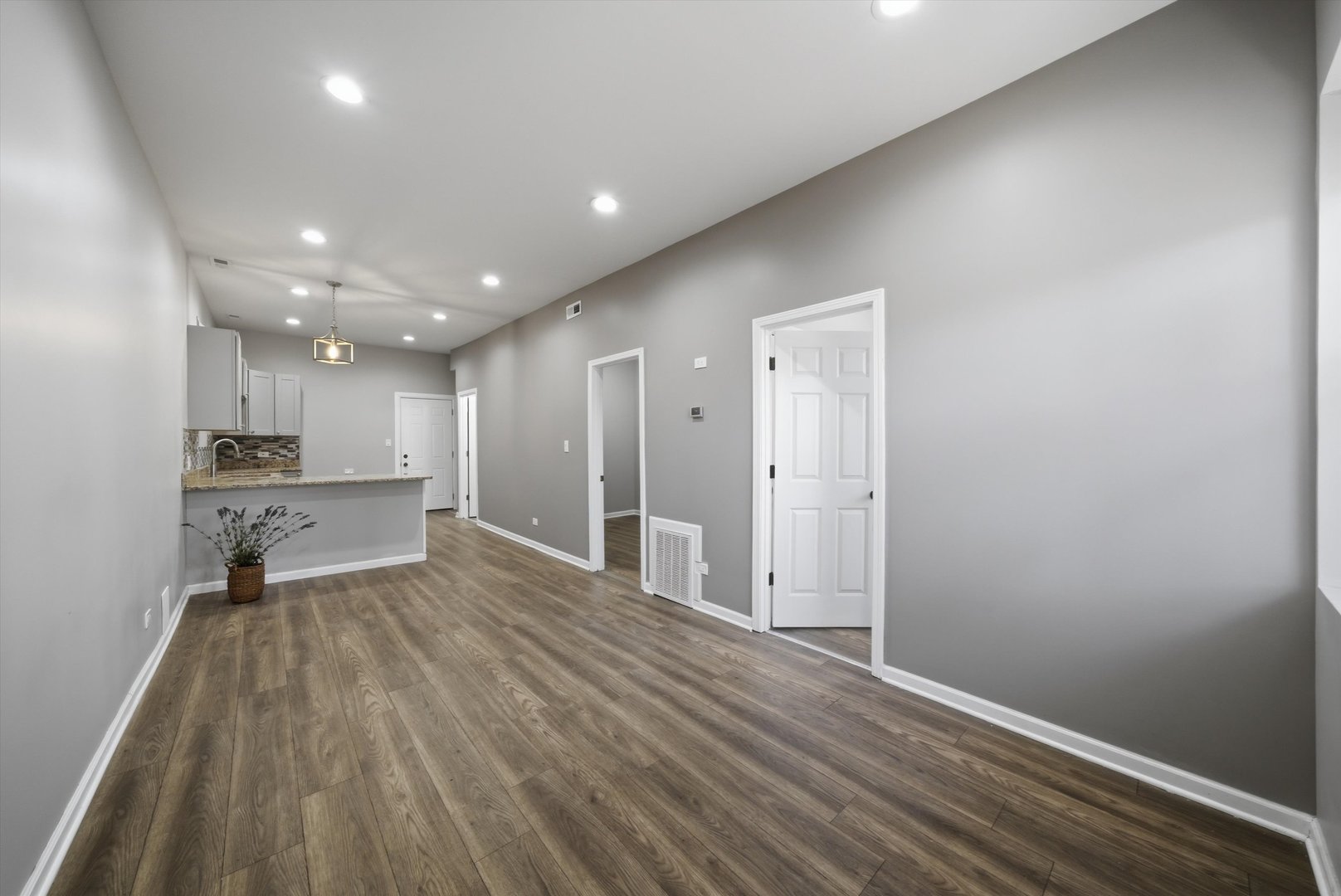 2812 S Trumbull Avenue Property Photo 4