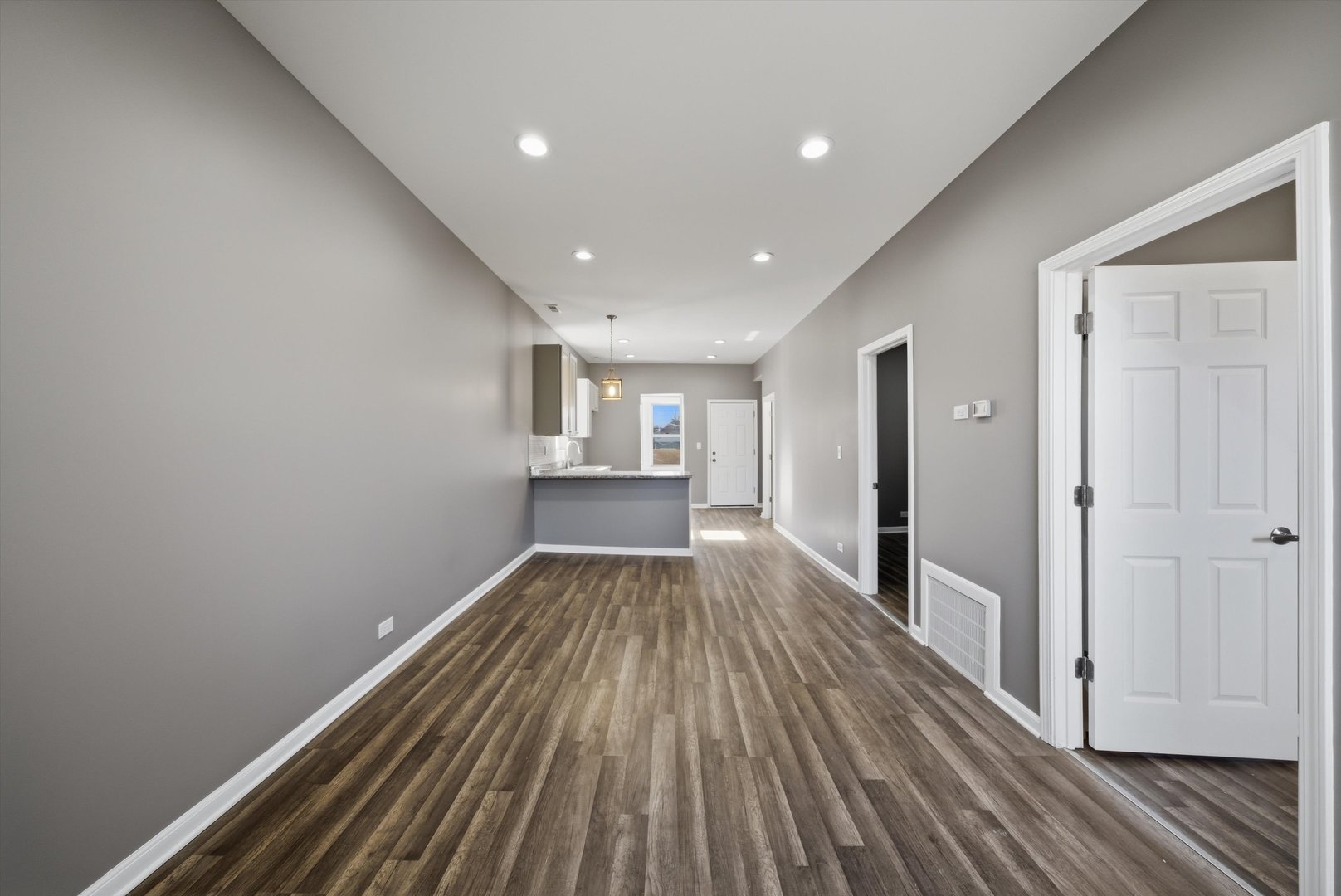 2812 S Trumbull Avenue Property Photo 16