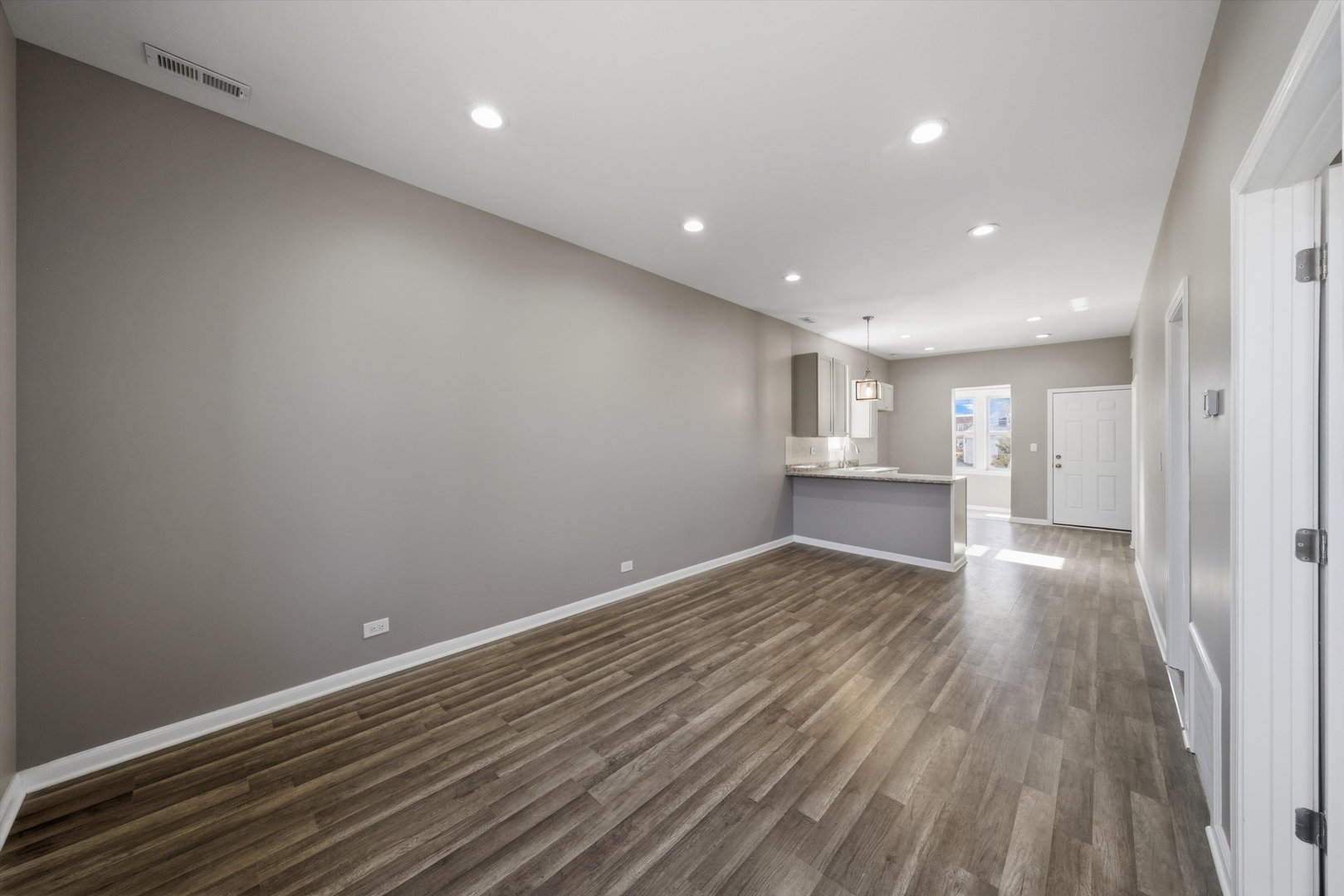2812 S Trumbull Avenue Property Photo 17