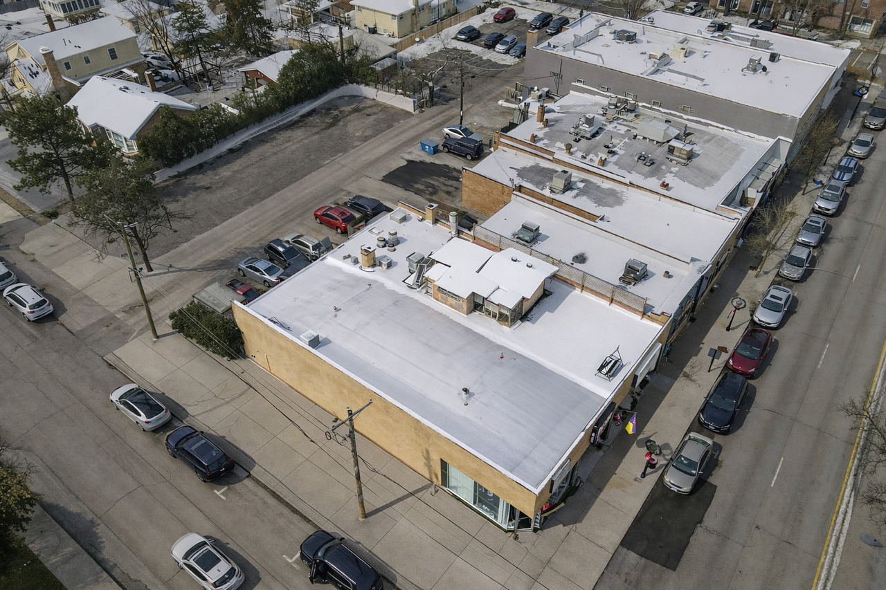 701 Devon Avenue Property Photo 4