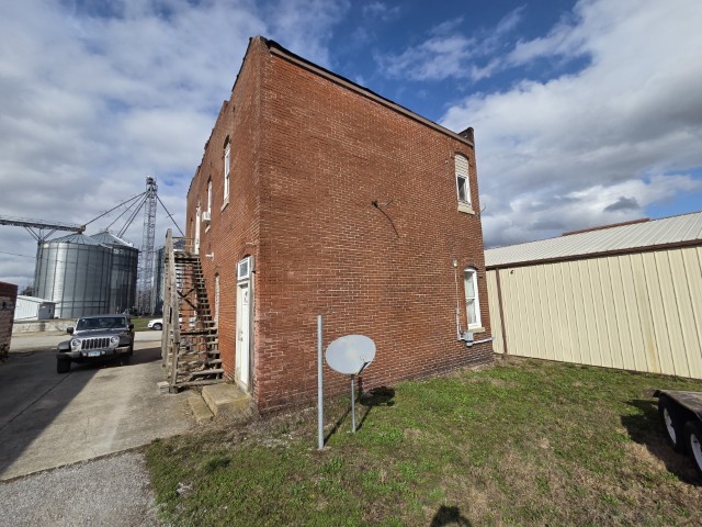 303 3rd Street Property Photo 4