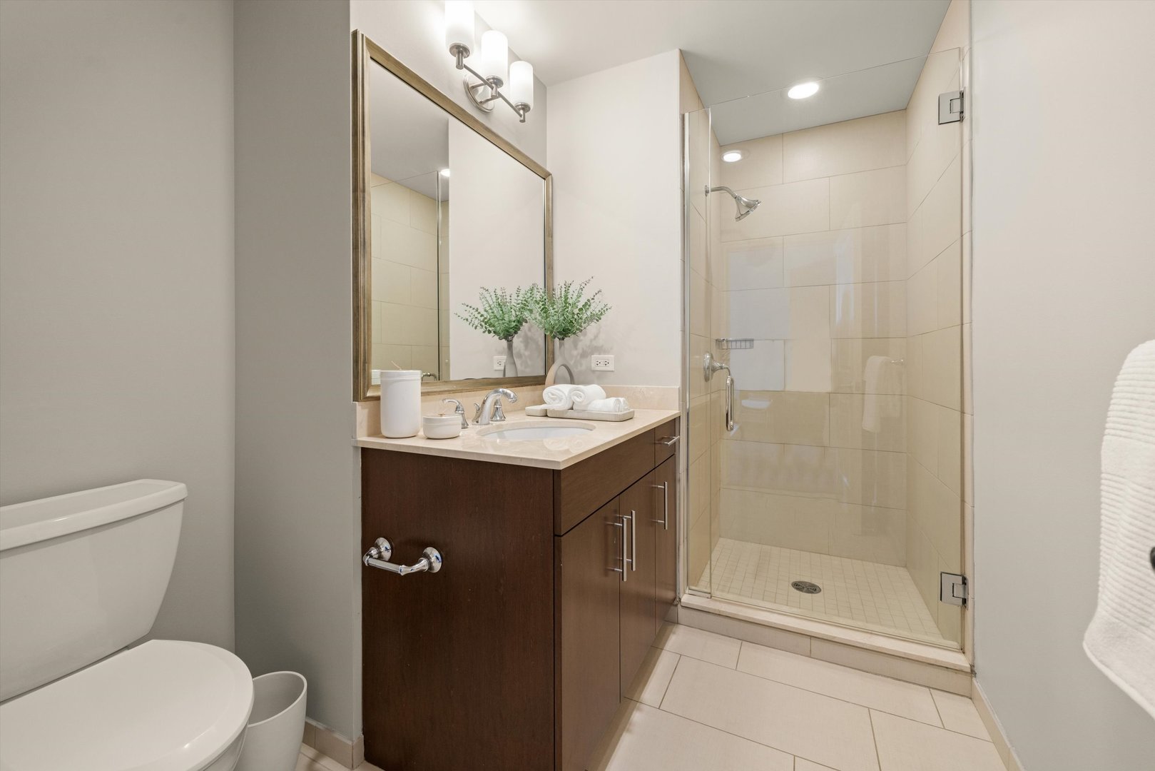 850 N Lake Shore Drive 405 Property Photo 18