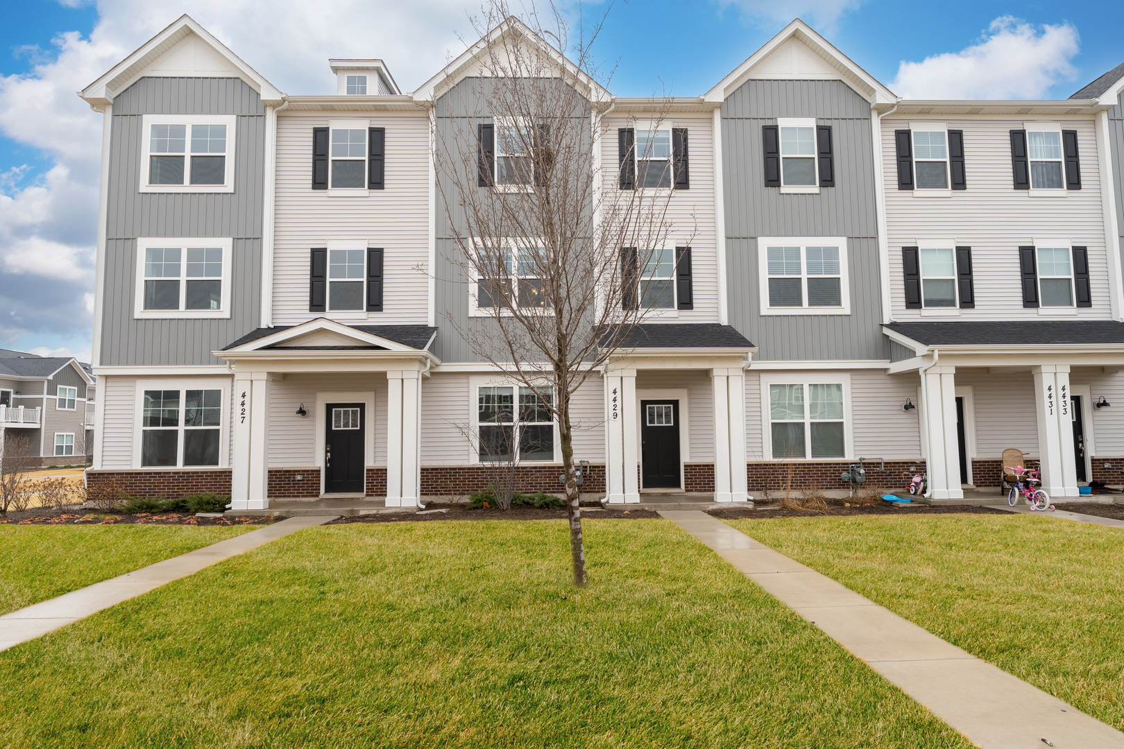 4429 Chelsea Manor Circle Property Photo 1