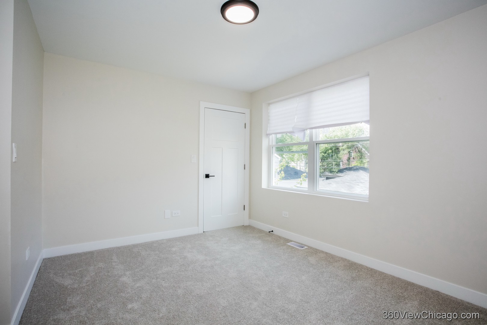 1810 S Hamlin Avenue Property Photo 14