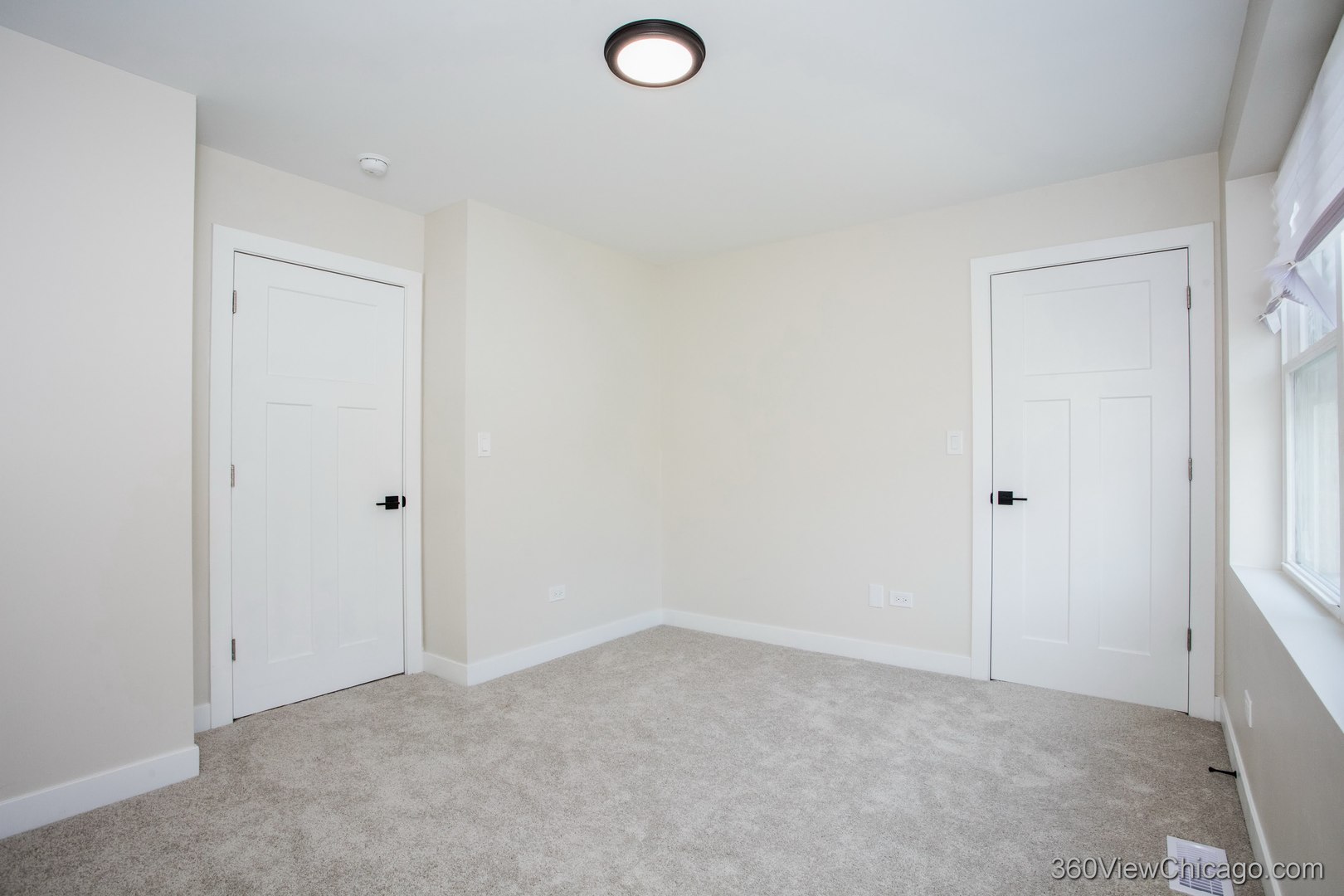 1810 S Hamlin Avenue Property Photo 15