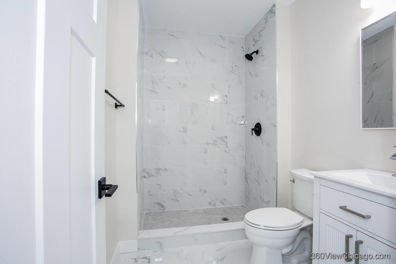1810 S Hamlin Avenue Property Photo 24