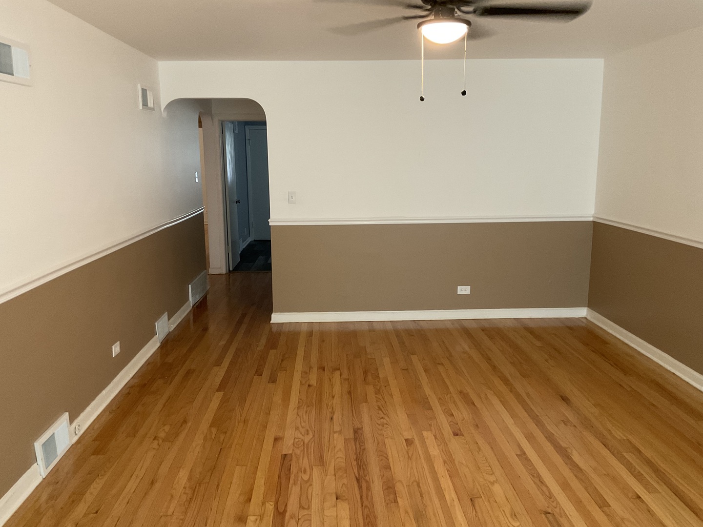 10929 S Eberhart Avenue Property Photo 4