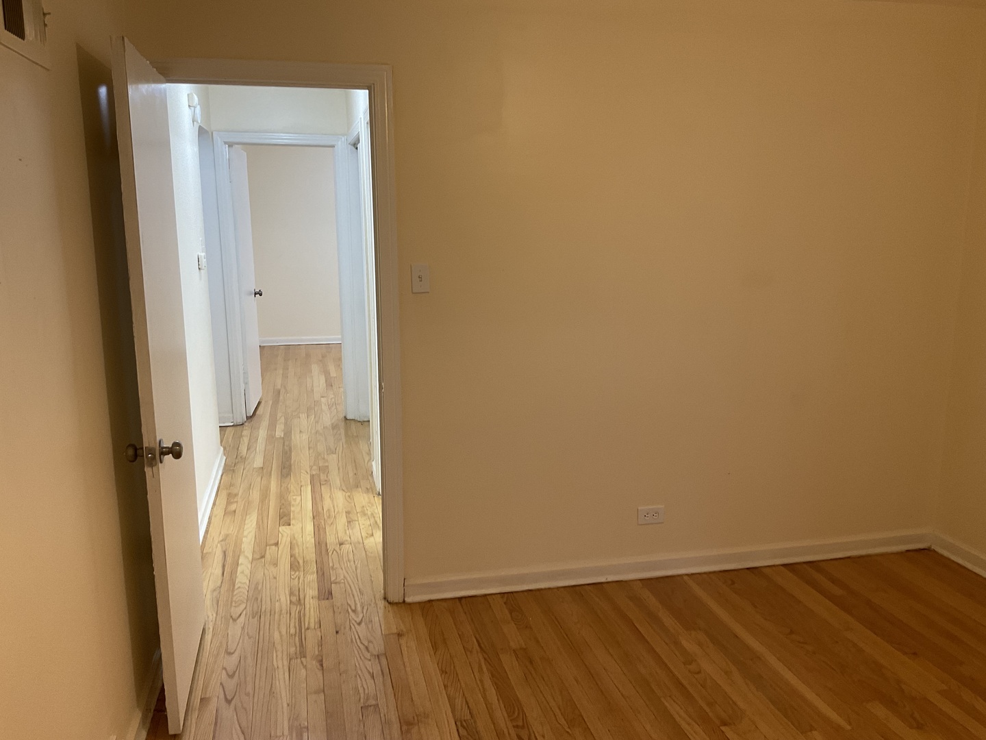 10929 S Eberhart Avenue Property Photo 9