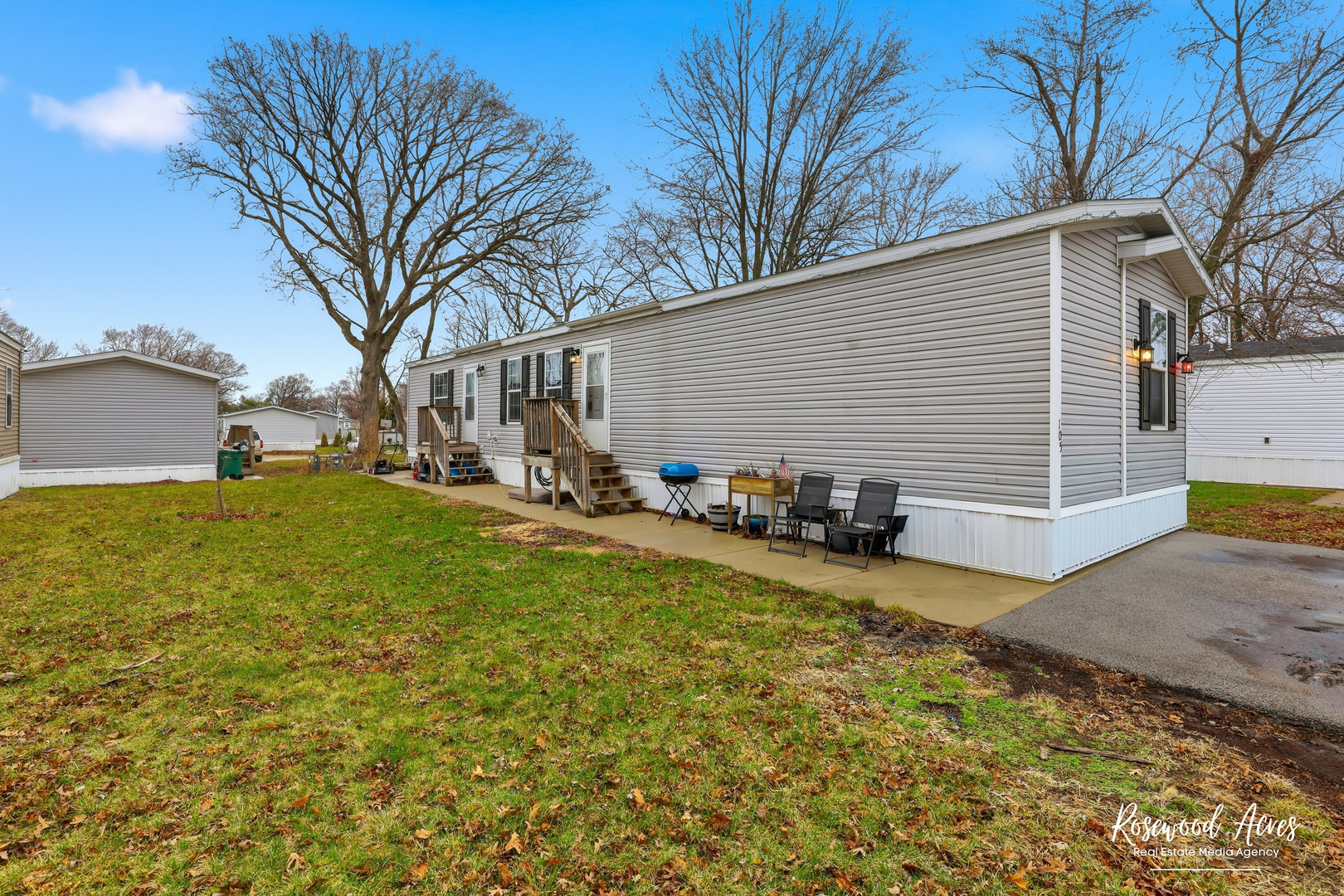 105 Lantern Drive Property Photo 1