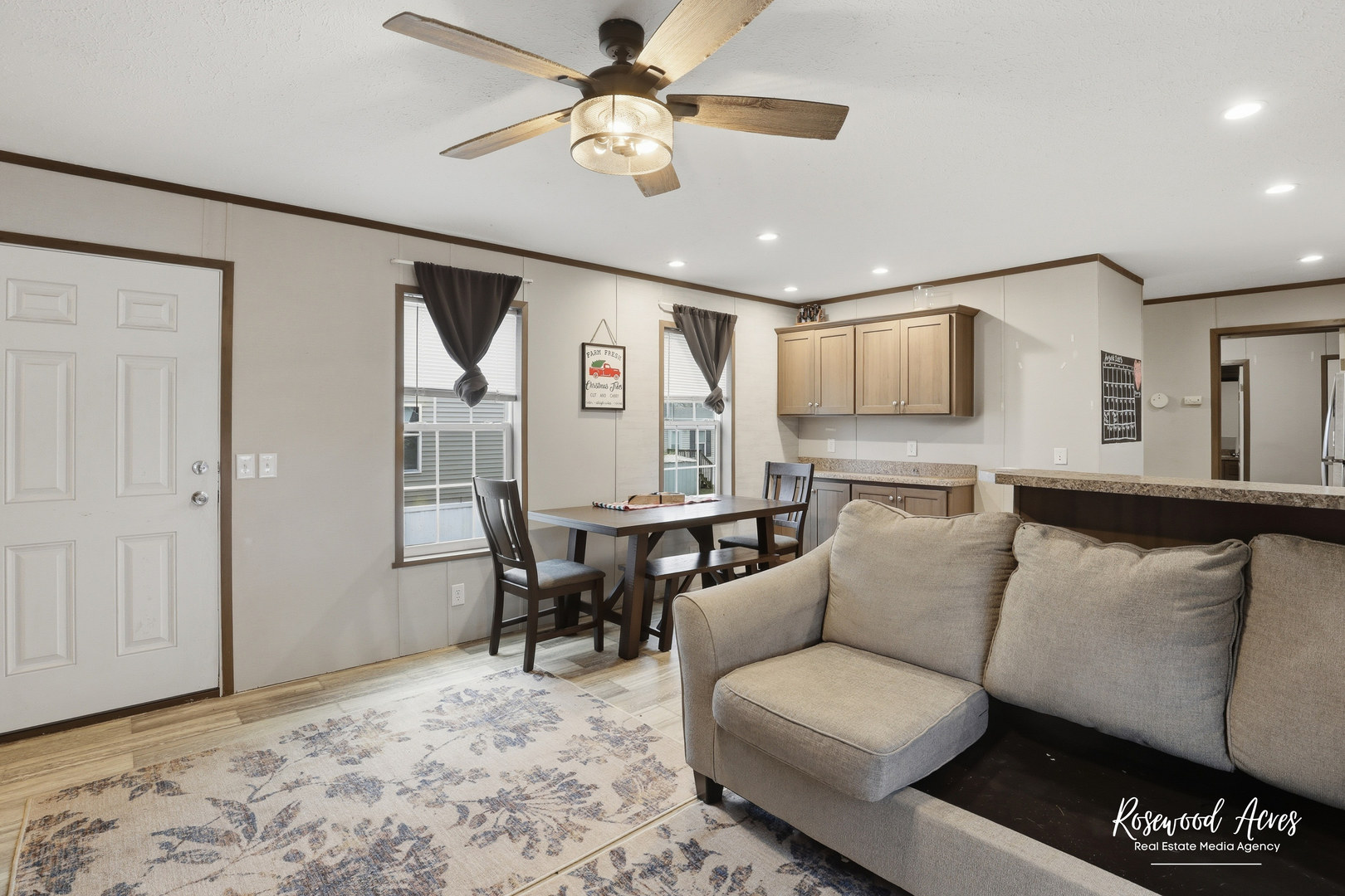 105 Lantern Drive Property Photo 2