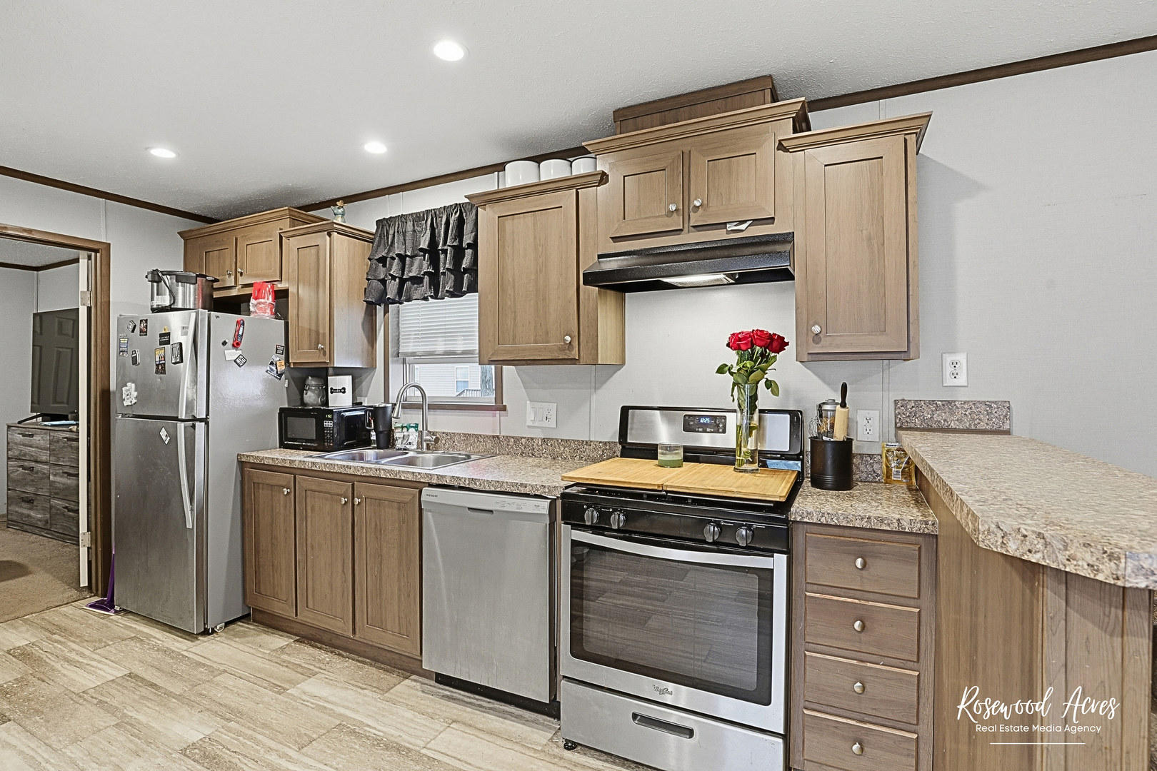 105 Lantern Drive Property Photo 4