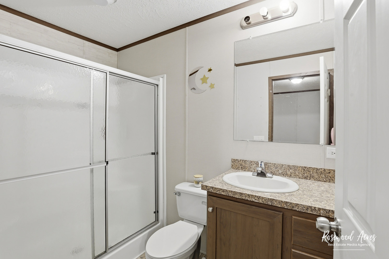105 Lantern Drive Property Photo 9