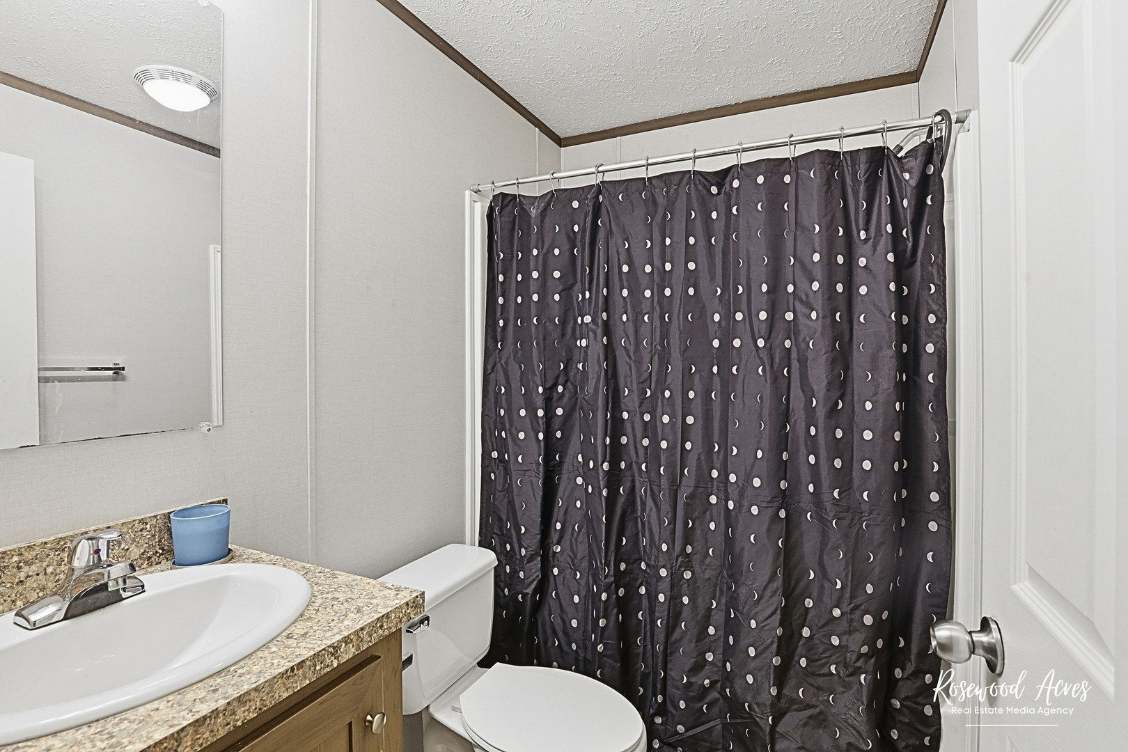 105 Lantern Drive Property Photo 11