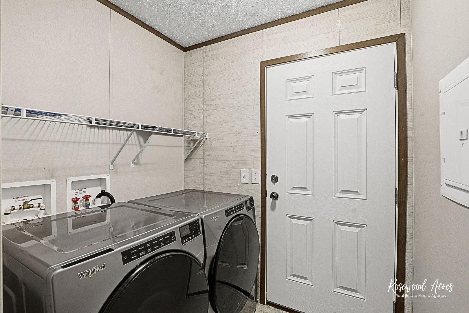 105 Lantern Drive Property Photo 12