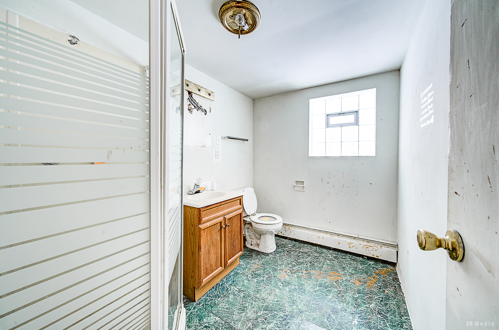 310 Yates Avenue Property Photo 37
