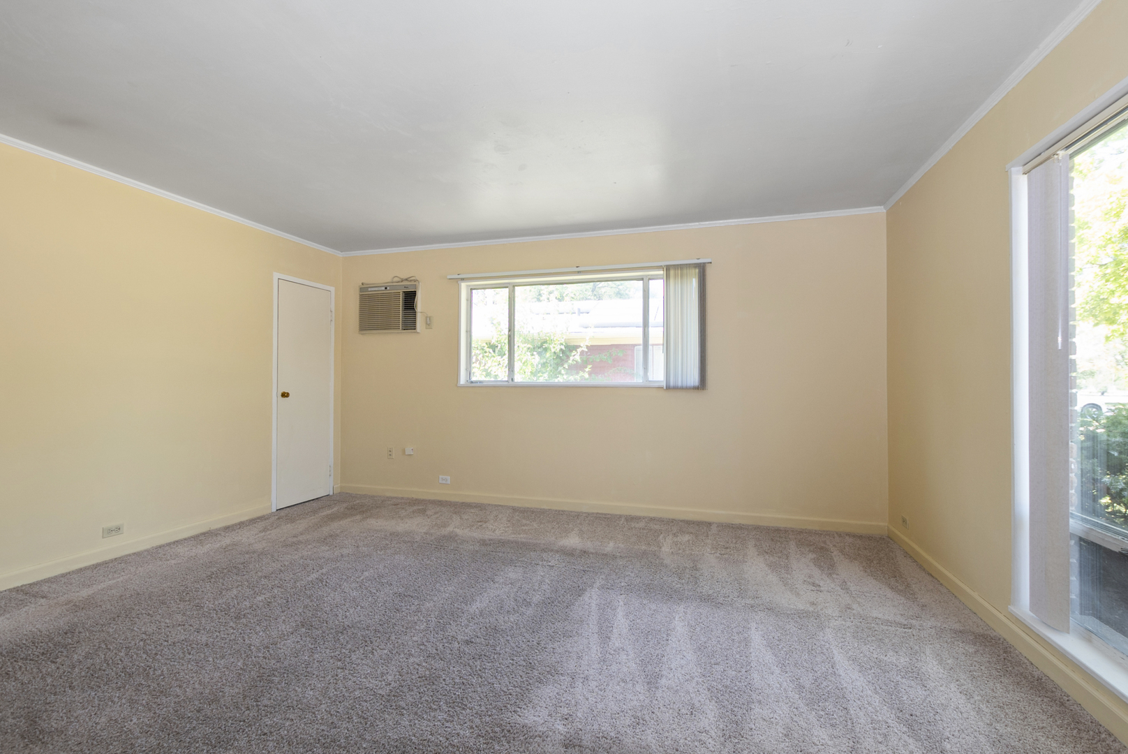 417 Lakewood Boulevard Property Photo 4