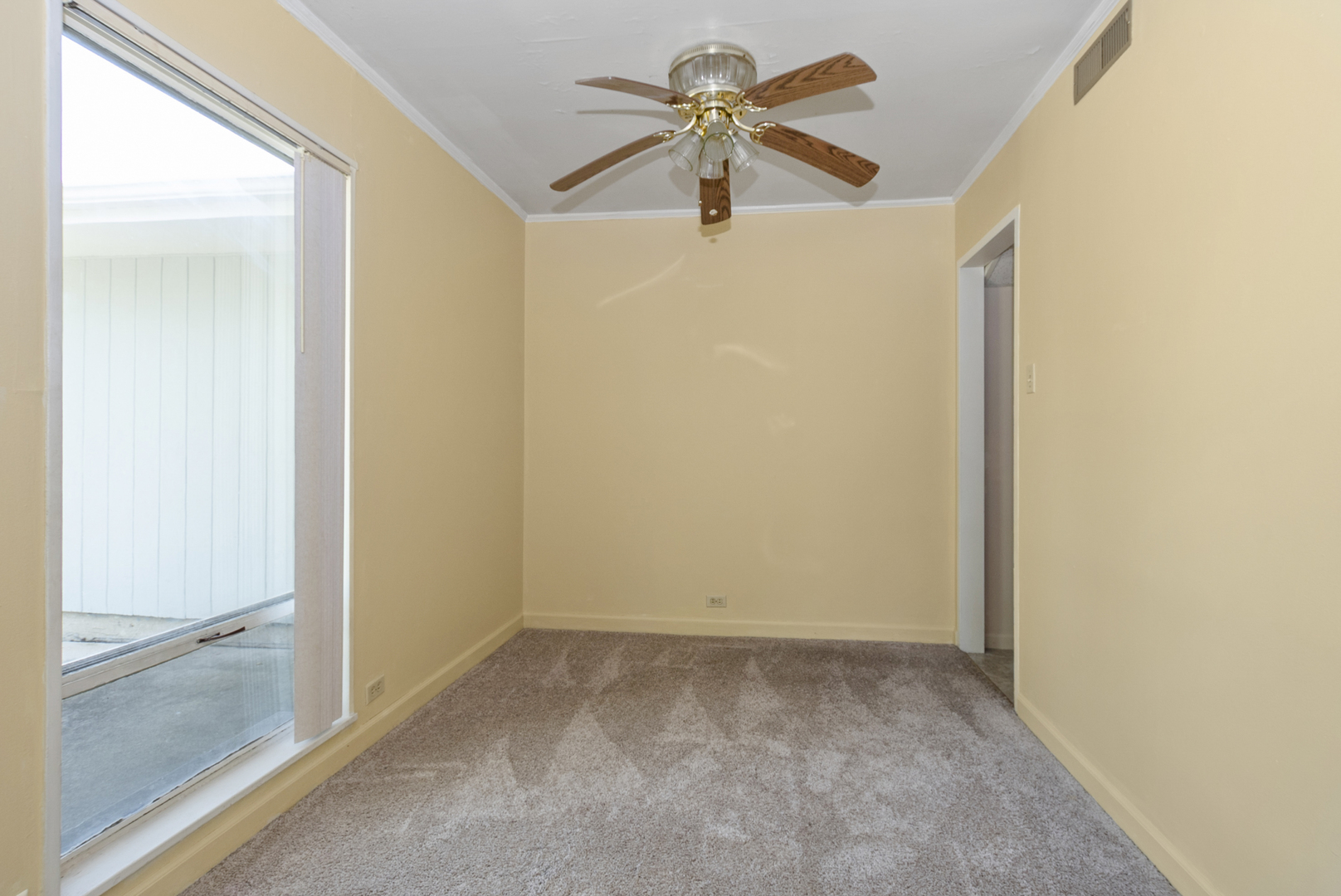 417 Lakewood Boulevard Property Photo 7
