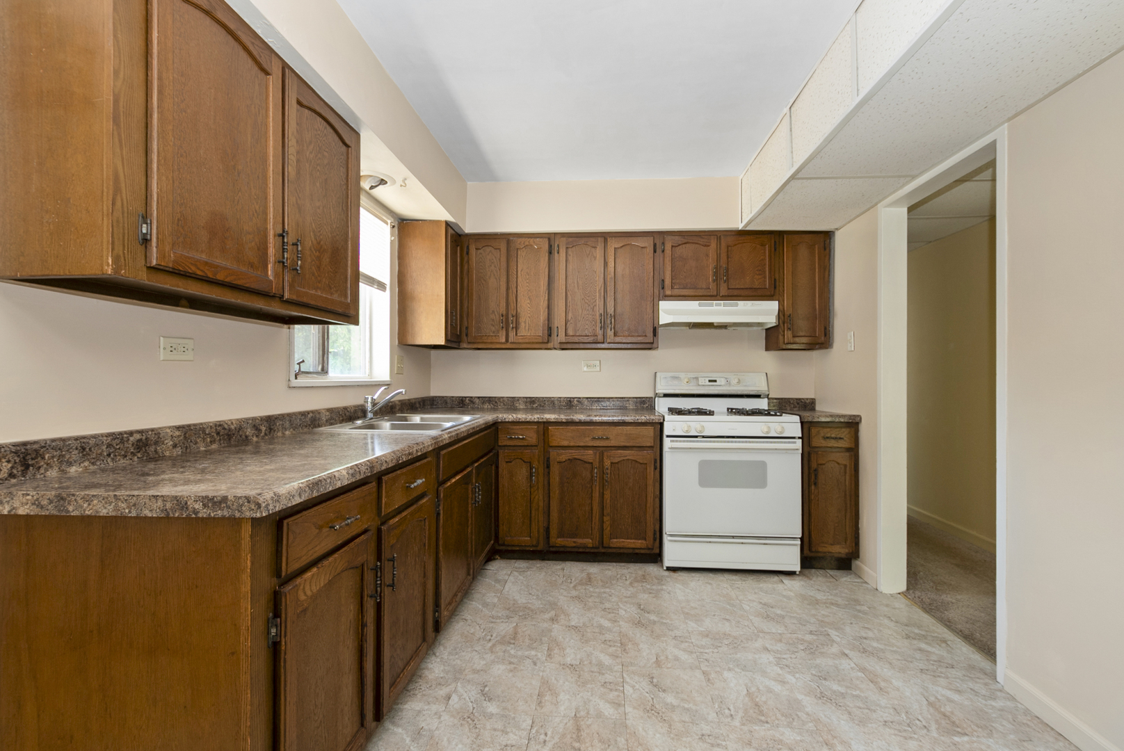 417 Lakewood Boulevard Property Photo 8
