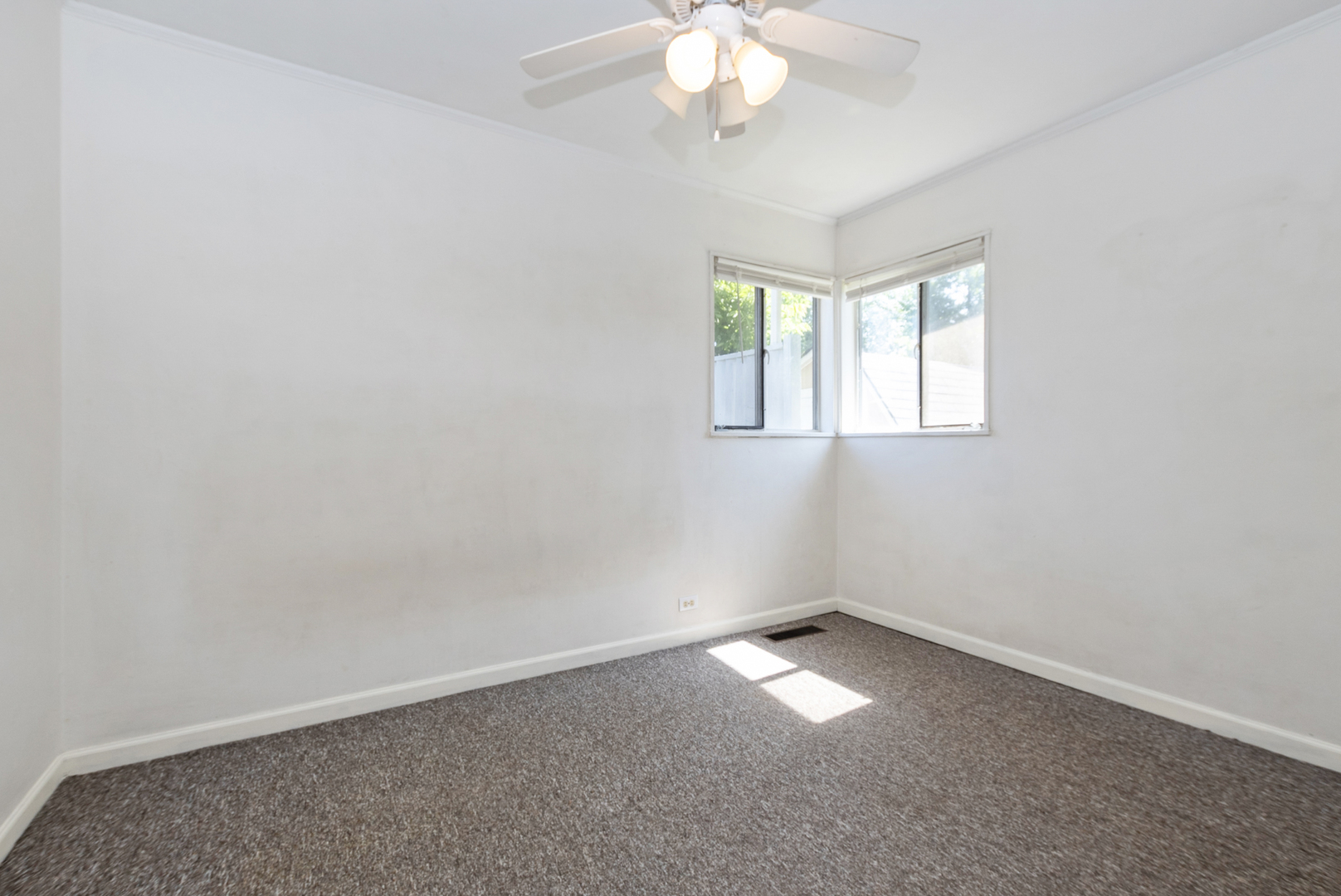 417 Lakewood Boulevard Property Photo 16