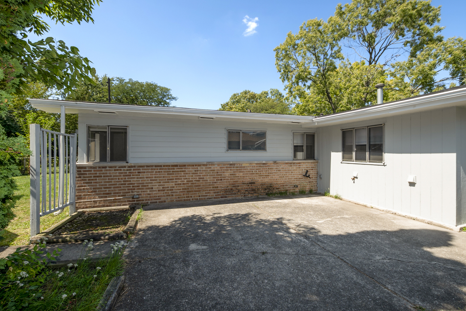 417 Lakewood Boulevard Property Photo 18