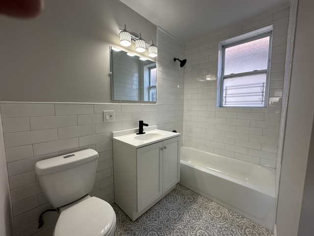 6924 S Aberdeen Street 2 Property Photo 6