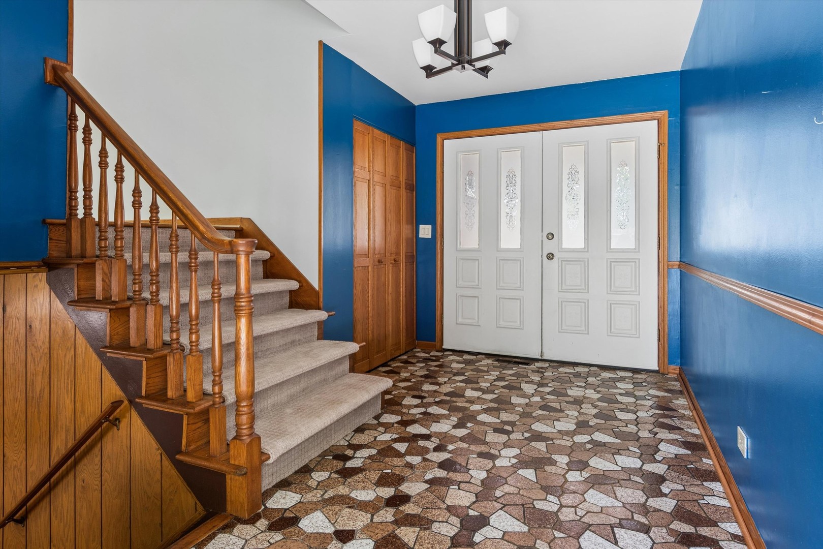 6702 Pershing Court Property Photo 3