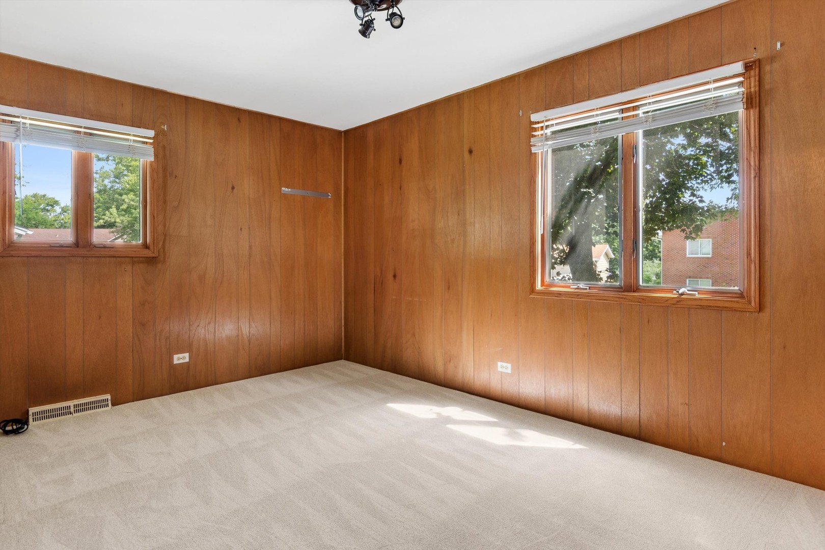6702 Pershing Court Property Photo 21