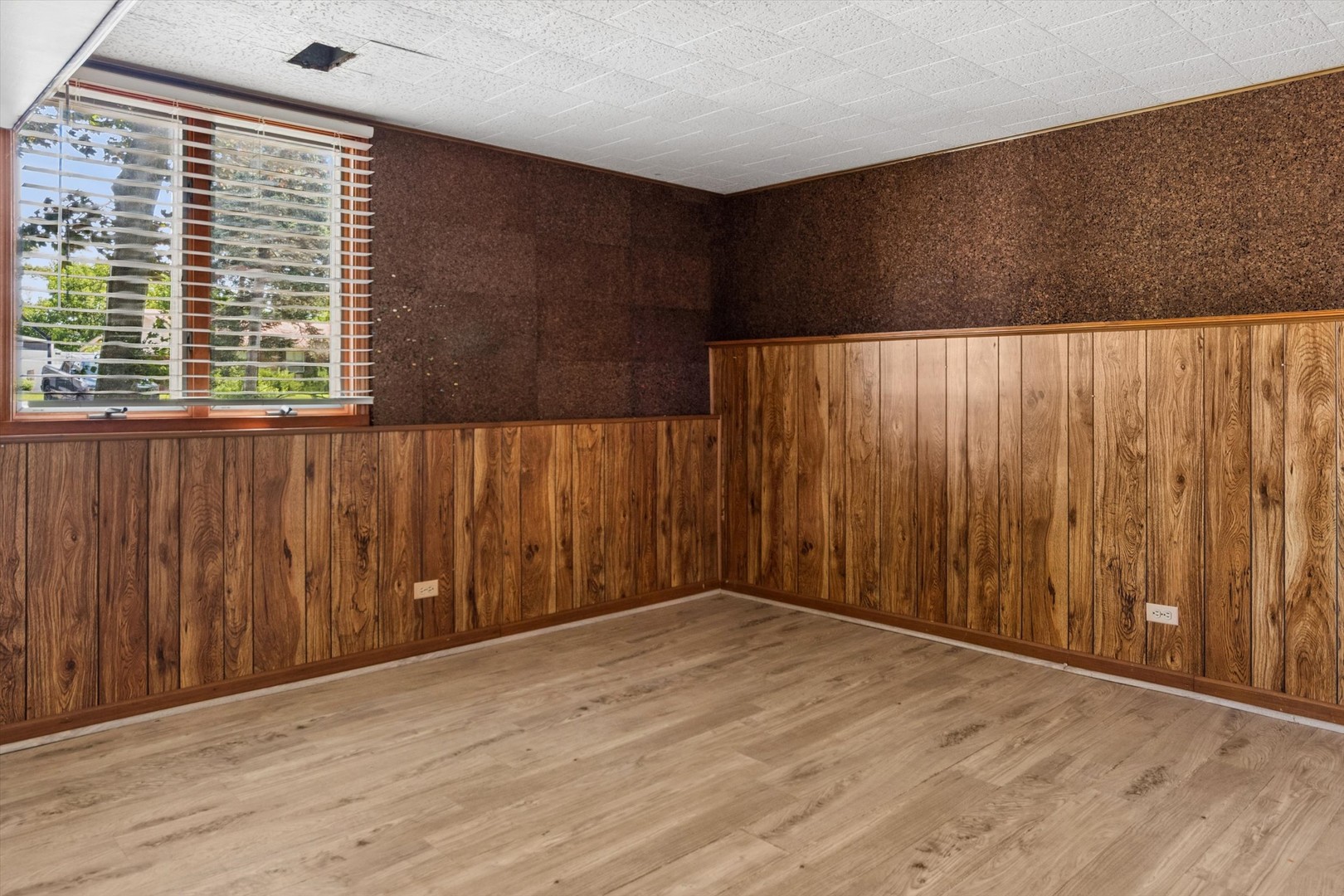 6702 Pershing Court Property Photo 27