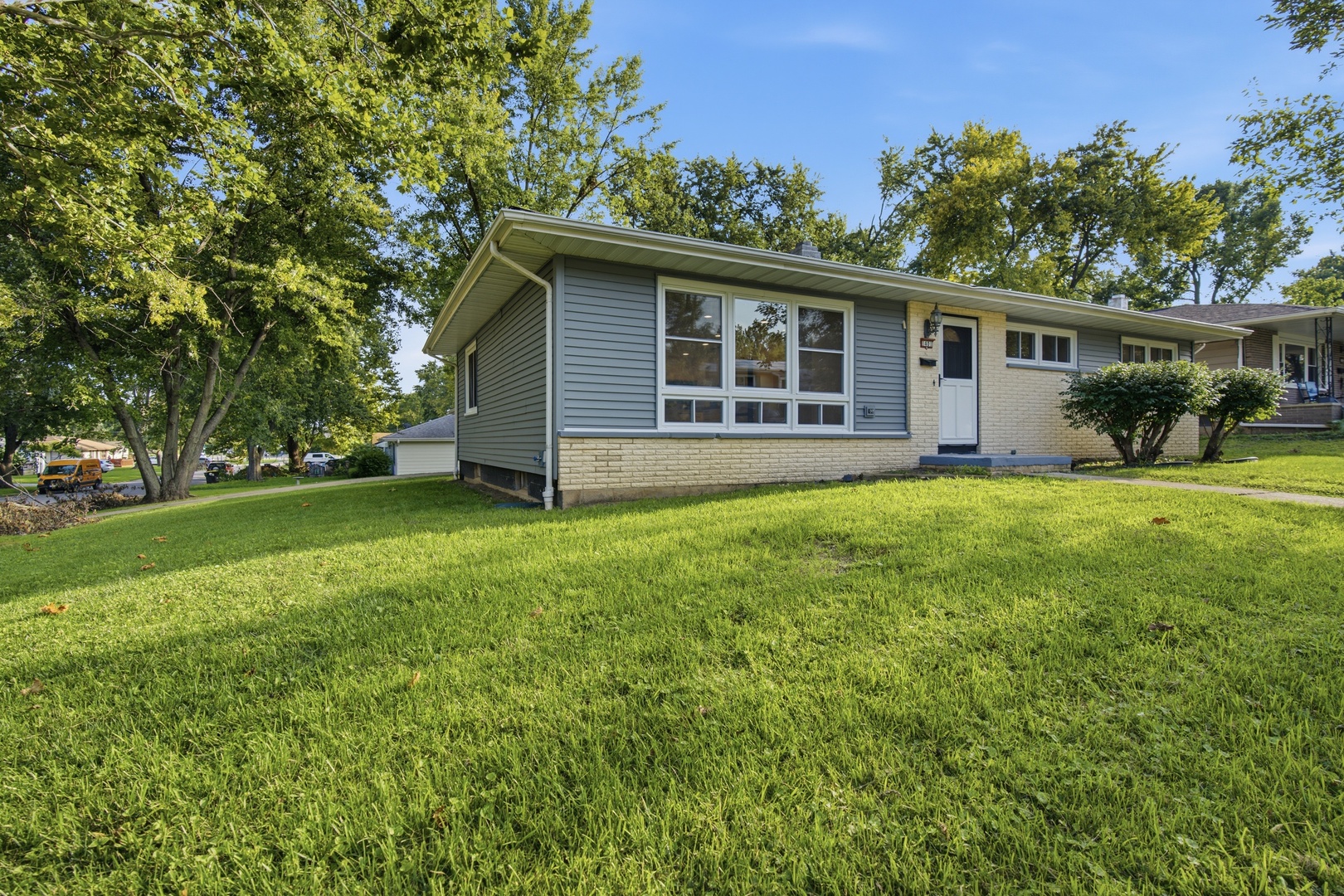 1401 Searle Drive Property Photo 1