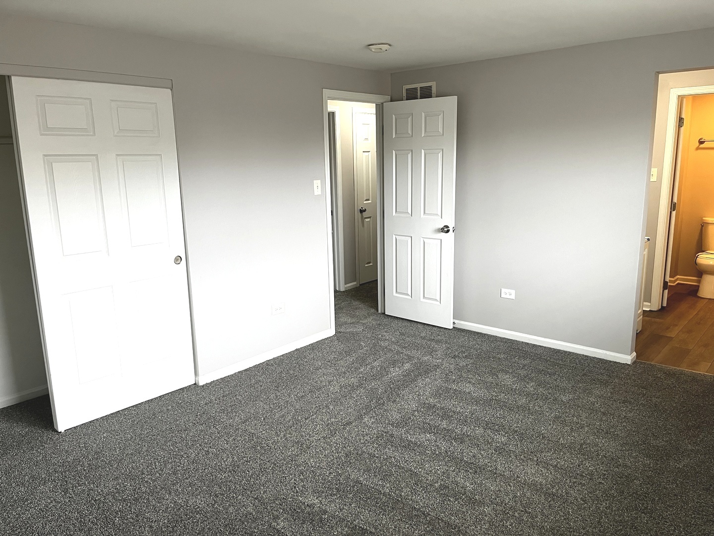 538 Blackstone Avenue Property Photo 9