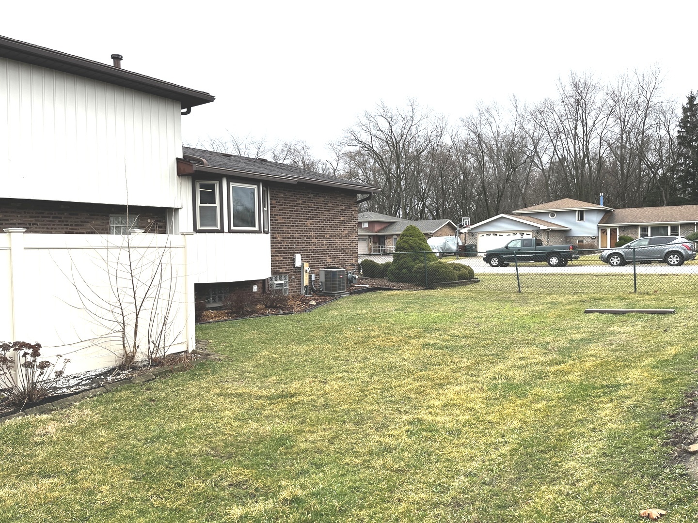 538 Blackstone Avenue Property Photo 20