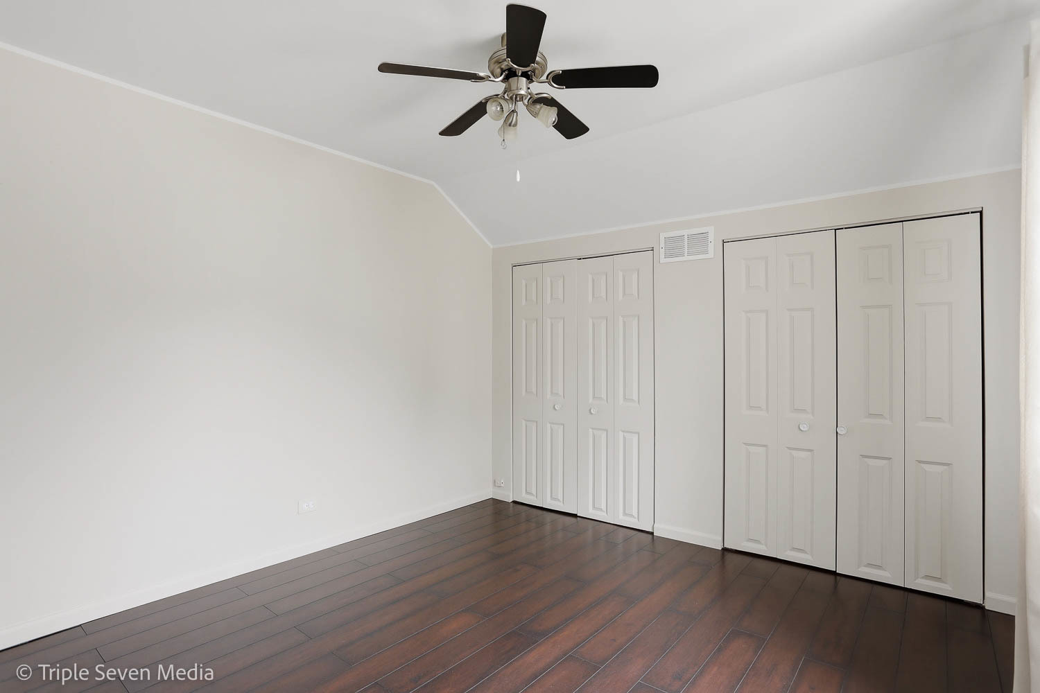 27w119 Cooley Avenue Property Photo 5