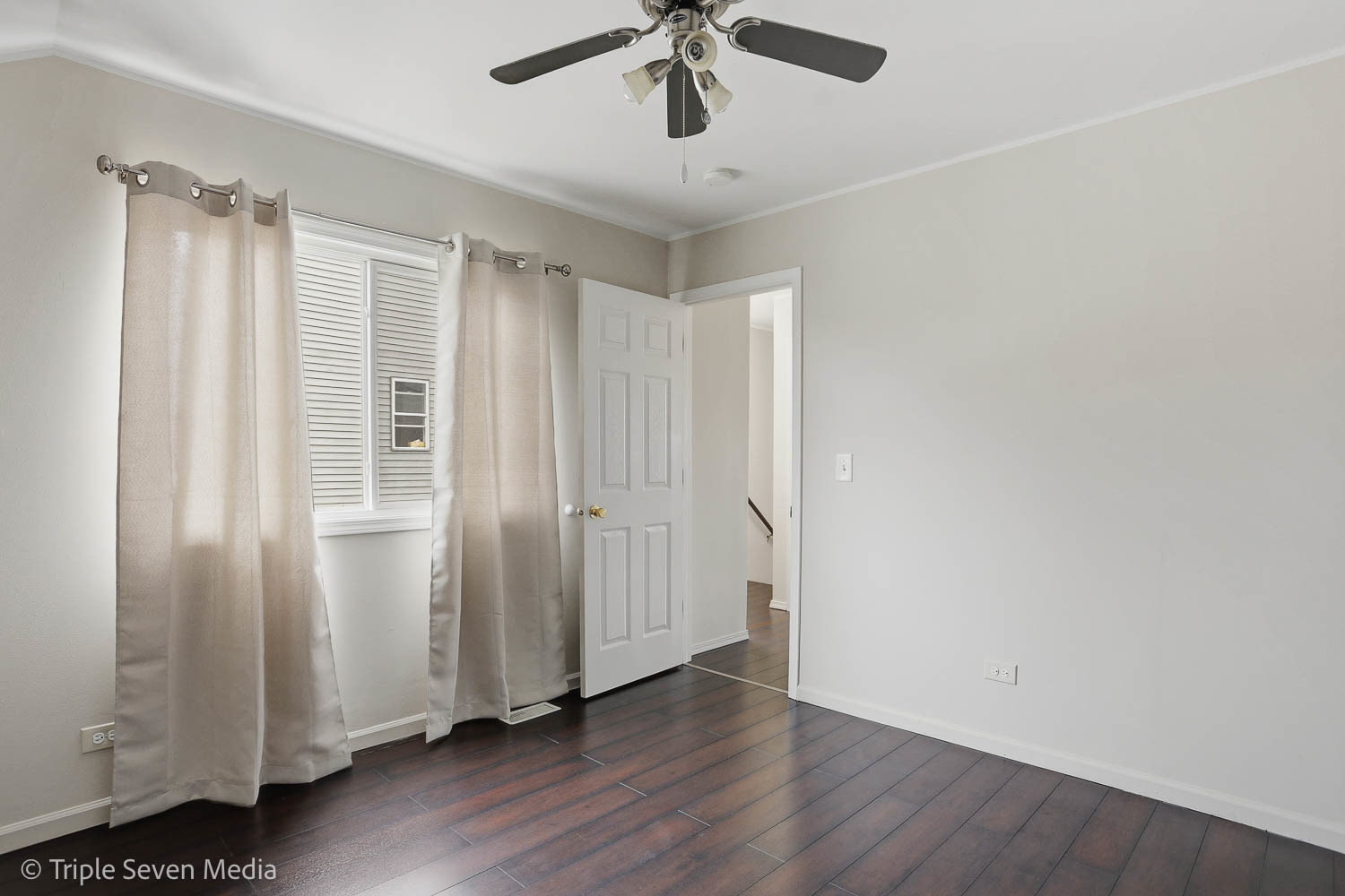 27w119 Cooley Avenue Property Photo 6