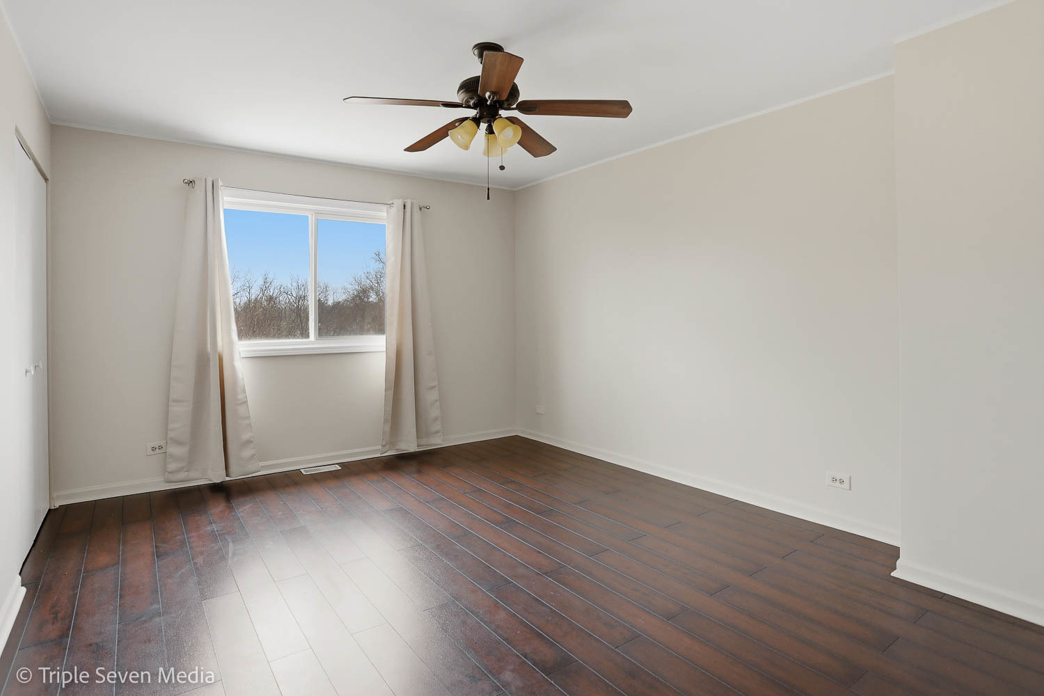 27w119 Cooley Avenue Property Photo 7
