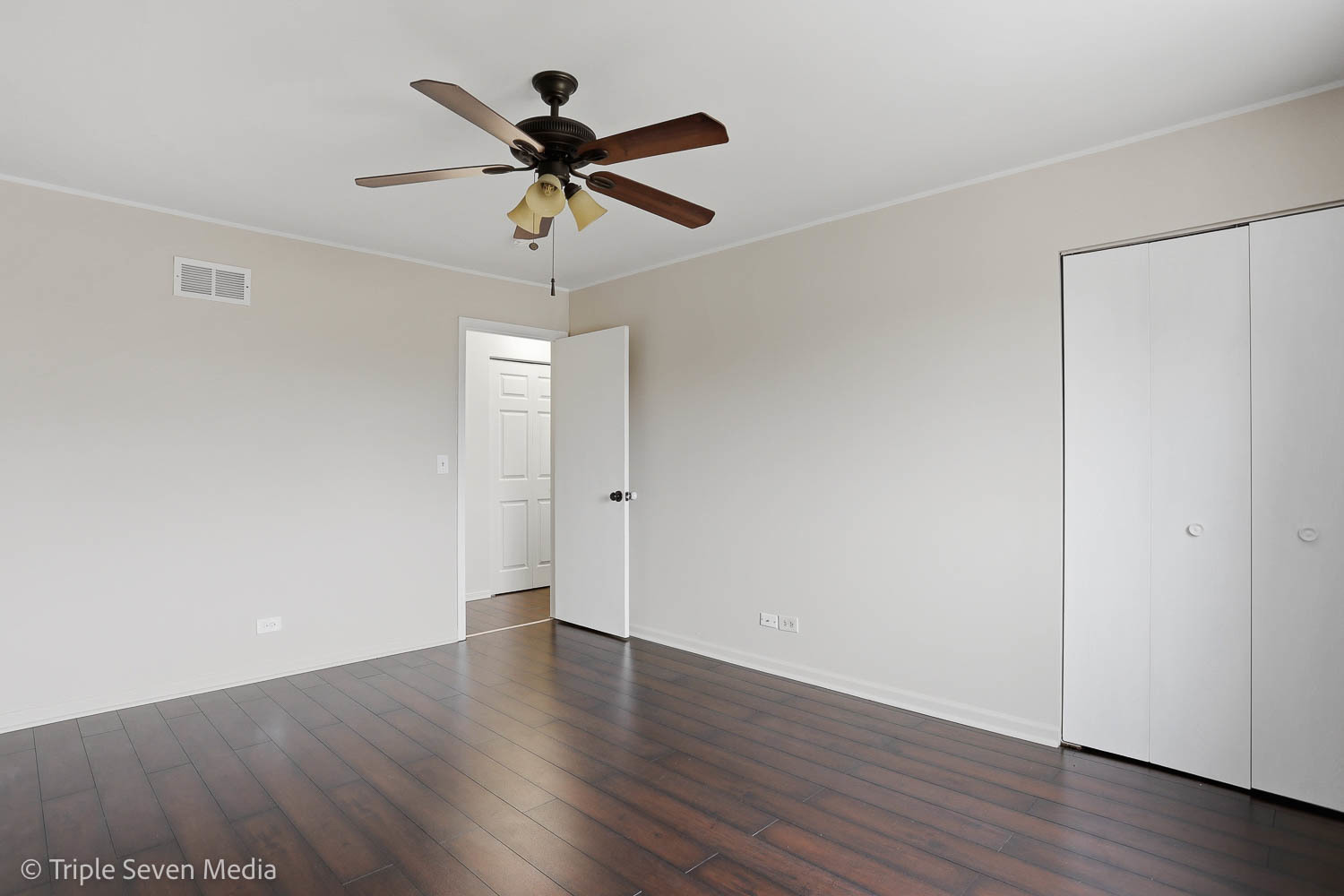 27w119 Cooley Avenue Property Photo 8